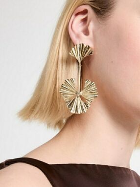 SHASHI JULIETTE EARRINGS